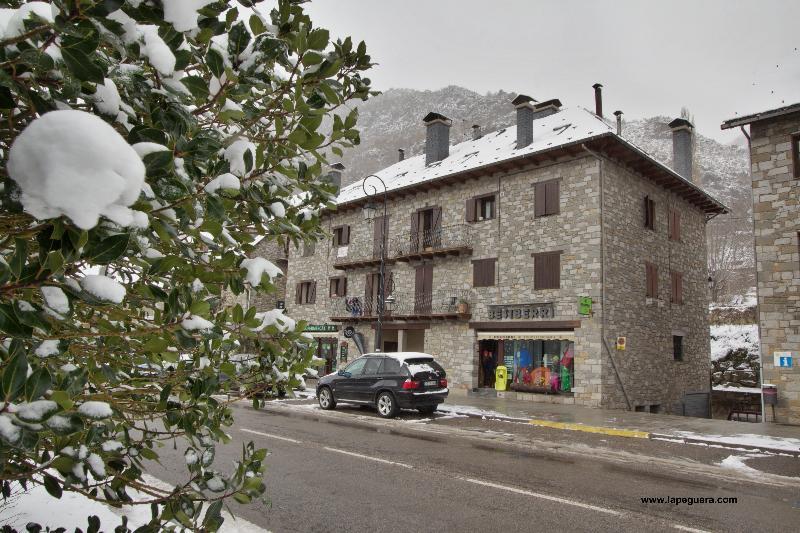 Apartaments La Peguera Bohí Kültér fotó